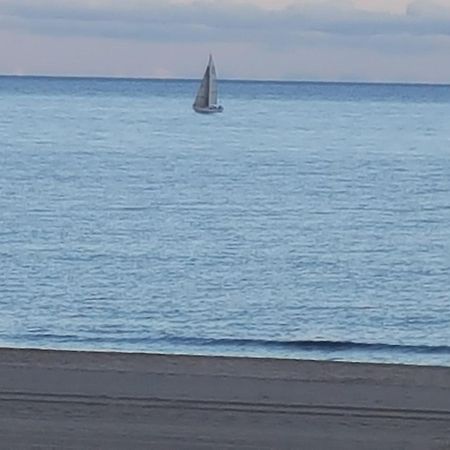 Chambres D'Hotes Un Ete Sans Fin A 50 M De La Plage A Canet Plage Bagian luar foto